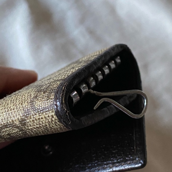 Pre Loved Gucci Key Case Holder - Picture 5 of 13